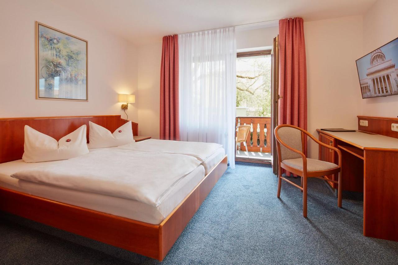 Hotel Garni Sonnenhof Reichenberg  Exterior photo