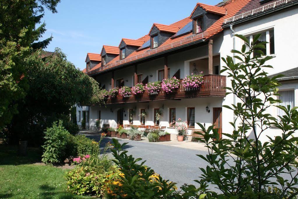 Hotel Garni Sonnenhof Reichenberg  Exterior photo